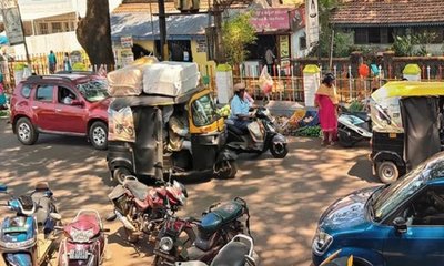 ರಸ್ತೆಯಲ್ಲಿ ತರಕಾರಿ ಮಾರಾಟ, ಟ್ರಾಫಿಕ್‌ ಜಾಮ್