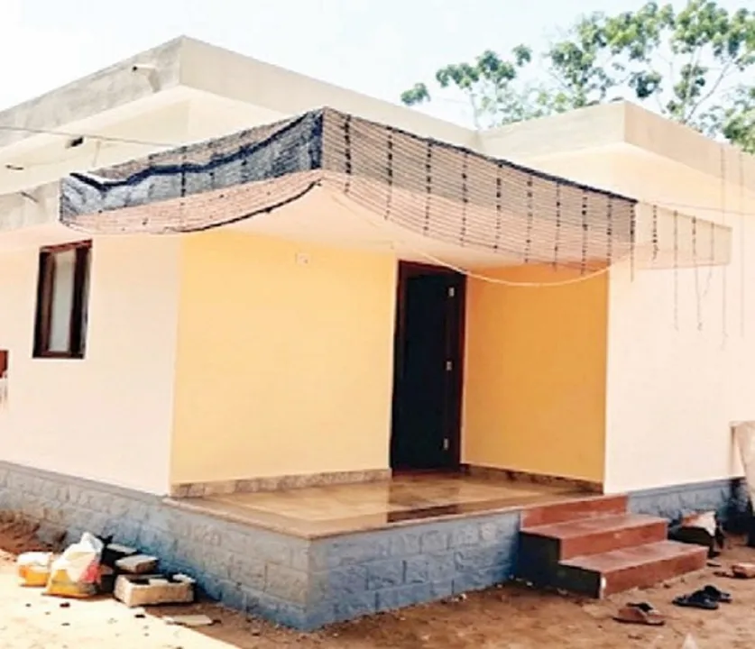 ಮೋದಿ ಹೆಸರಿನಲ್ಲಿ 7 ಉಚಿತ ಮನೆ ನಿರ್ಮಿಸಿದ ಕ್ಯಾನ್ಸರ್‌ ಬಾಧಿತ ವ್ಯಕ್ತಿ