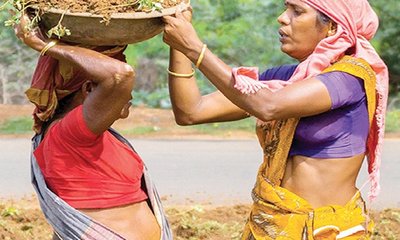 ಸಾಧು ಅಕ್ಕ- ಇವರಿಗೆ ಗೊತ್ತಿರಲಿಲ್ಲ ಕಾರ್ಮಿಕ ದಿನದ ಮಹತ್ವ !