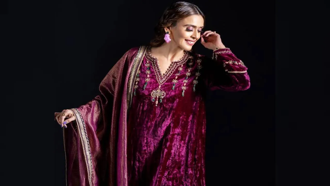 Season Fashion 2026: ಜರ್ದೋಸಿ ವಿನ್ಯಾಸದಲ್ಲಿ ಮರಳಿದ ವೆಲ್ವೆಟ್‌ ಕುರ್ತಾ ಸೂಟ್‌ - Image 3