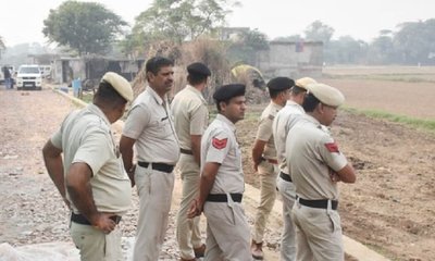 ಹೆಂಡತಿ, ಇಬ್ಬರು ಮಕ್ಕಳನ್ನು ಕೊಂದು ತಾನೂ ನೇಣಿಗೆ ಶರಣಾದ ವ್ಯಕ್ತಿ