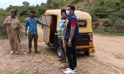 ಆಟೋದಲ್ಲಿ ಪ್ರೇಮಿಗಳಿಬ್ಬರು ನೇಣು ಬಿಗಿದುಕೊಂಡು ಆತ್ಮಹತ್ಯೆ!