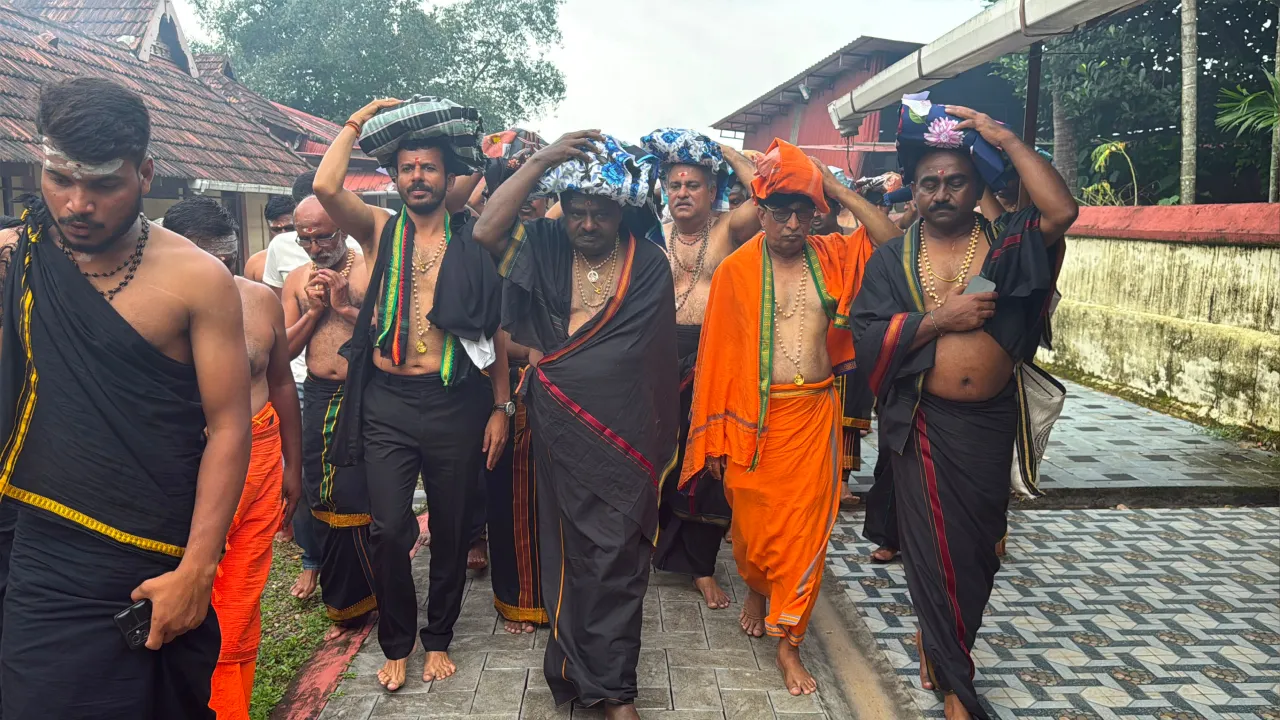 Shabarinmale Temple (1)