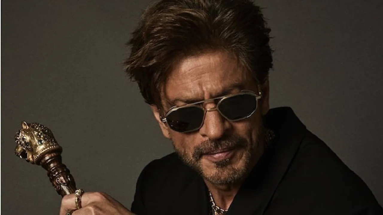 Shah Rukh Khan: ಶಾರುಖ್ ಖಾನ್​ಗೆ 60ರ ಸಂಭ್ರಮ; ಮನ್ನತ್ ಎದುರು ಜನವೋ ಜನ - Image 3