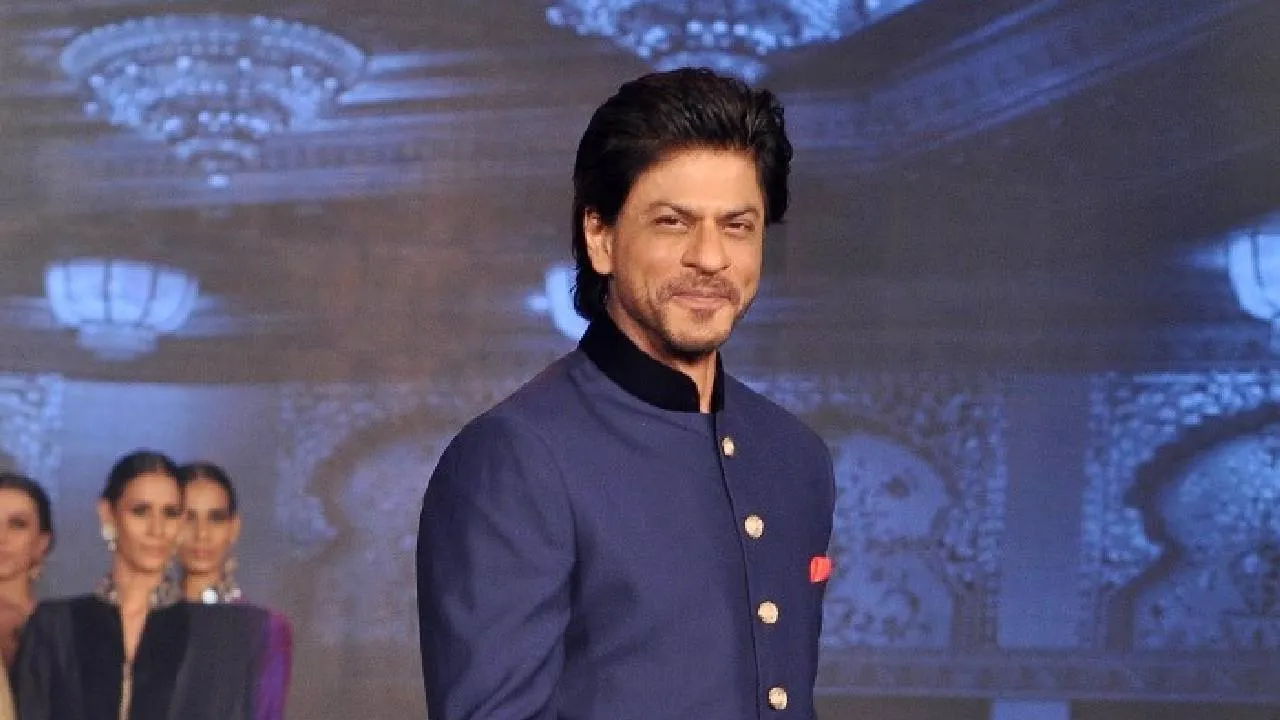 Shah Rukh Khan: ಶಾರುಖ್ ಖಾನ್​ಗೆ 60ರ ಸಂಭ್ರಮ; ಮನ್ನತ್ ಎದುರು ಜನವೋ ಜನ - Image 2
