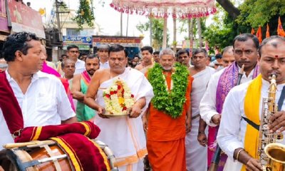 ನಗರದಲ್ಲಿ ಪೇಜಾವರ ಶ್ರೀಗಳ ಸಂಚಾರ