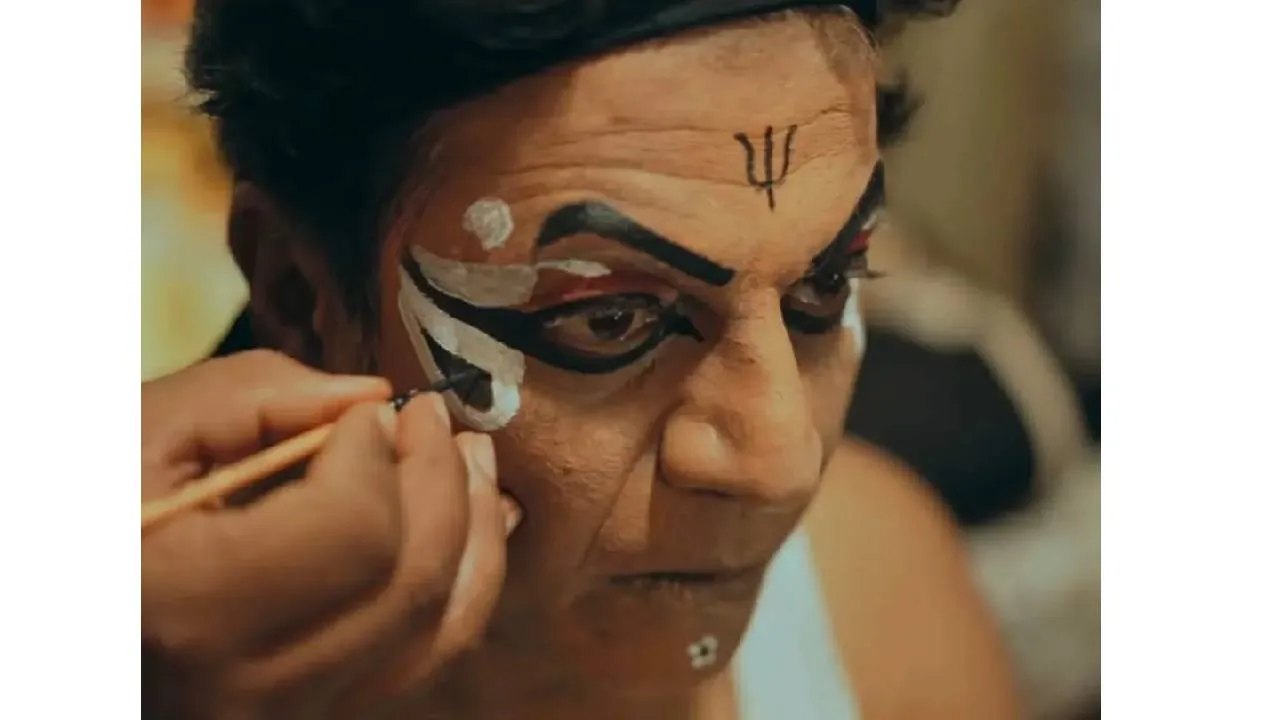 Shiva Rajkumar: ಯಕ್ಷಗಾನ ವೇಷ ತೊಟ್ಟ ಹ್ಯಾಟ್ರಿಕ್‌ ಹೀರೋ; 'ವೀರ ಚಂದ್ರಹಾಸ' ಚಿತ್ರದಲ್ಲಿ ಶಿವಪುಟ್ಟ ಸ್ವಾಮಿಯಾಗಿ ಶಿವಣ್ಣ - Image 4