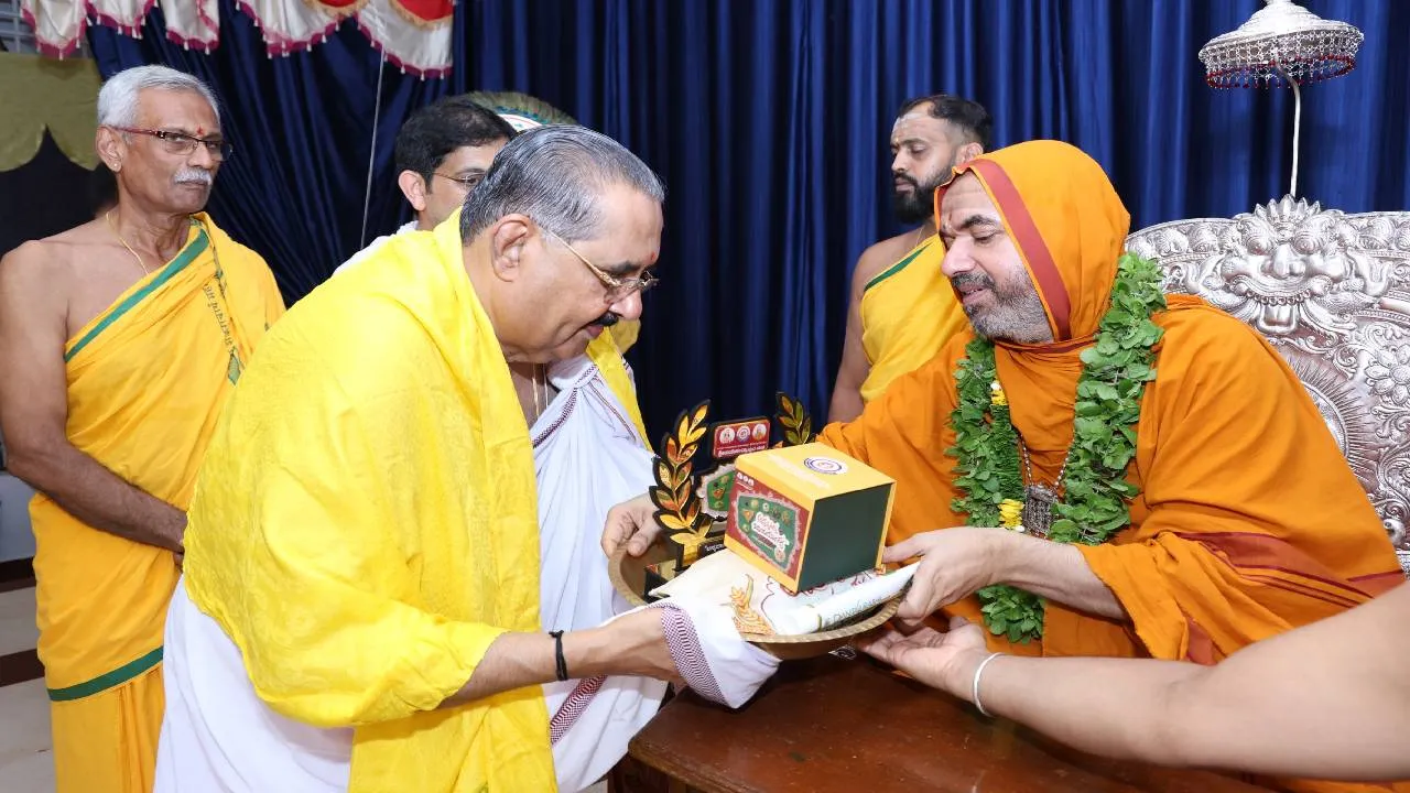 Shri Raghaveshwara Bharathi Swamiji