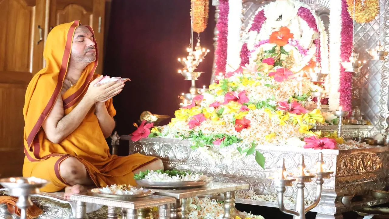 Shri Raghaveshwara Bharathi Swamiji
