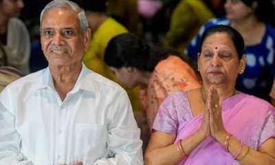 ಮಗ ಮರಳಿ ಬರುತ್ತಿದ್ದಂತೆ ತಾಯಿ ಕಣ್ಣಂಚಲ್ಲಿ ನೀರು; ವಿಡಿಯೋ ನೋಡಿ