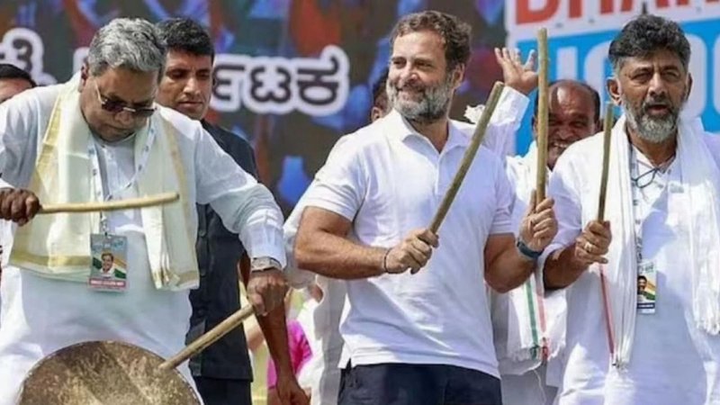 Siddaramaiah with Rahul Gandhi