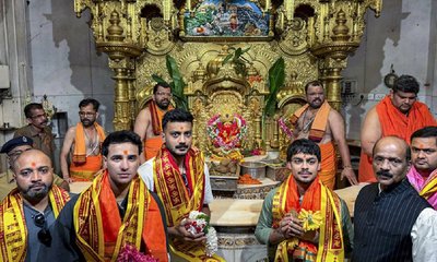 ಸಿದ್ಧಿವಿನಾಯಕ ದೇವಾಲಯಕ್ಕೆ ಭೇಟಿ ನೀಡಿದ ಟೀಮ್‌ ಇಂಡಿಯಾ