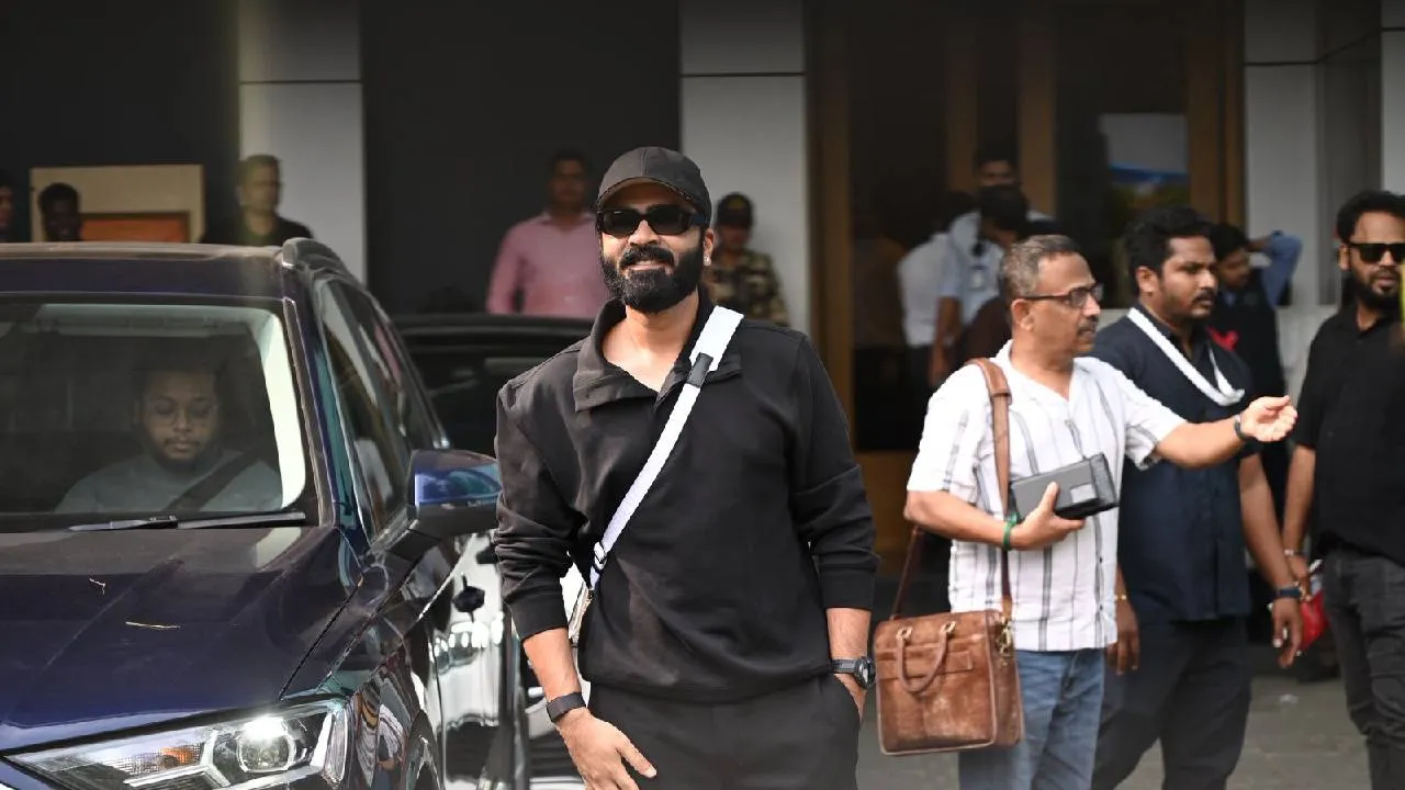 Thug Life: ಕಾಲಿವುಡ್‌ನಲ್ಲಿ ದಾಖಲೆ ಬರೆಯಲು ಸಜ್ಜಾದ ಮಣಿ ರತ್ನಂ-ಕಮಲ್‌ ಹಾಸನ್‌ ಜೋಡಿ; ʼಥಗ್ ಲೈಫ್ʼ ಪ್ರಚಾರ ಕಾರ್ಯದಲ್ಲಿ ಚಿತ್ರತಂಡ ಫುಲ್ ಬ್ಯುಸಿ - Image 5