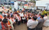 ರಸ್ತೆಯನ್ನು ಶೀಘ್ರವಾಗಿ ಸಂಚಾರ ಯೋಗ್ಯವನ್ನಾಗಿ ಮಾಡಲು ಆಗ್ರಹ
