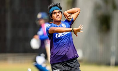 ಮಹಿಳಾ ಟಿ20 ಬೌಲಿಂಗ್‌ ಶ್ರೇಯಾಂಕದಲ್ಲಿ ನಂ.1 ಸ್ಥಾನ ಪಡೆದ ಶ್ರೀ ಚರಣಿ