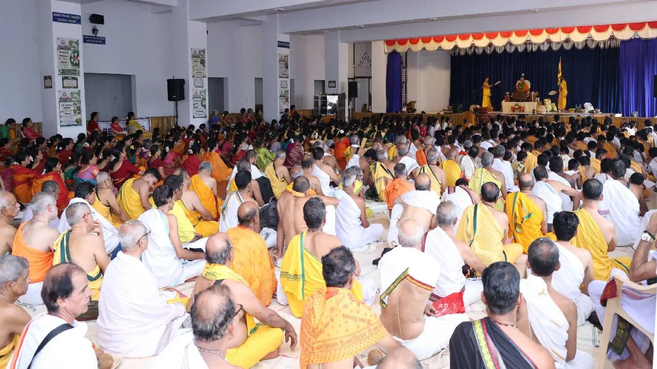 Sri Raghaveshwara Bharathi Swamiji
