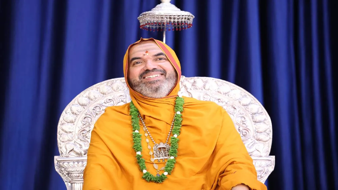 ಎಲೆಯಲ್ಲಿ ಅನ್ನವನ್ನು ಬಿಟ್ಟರೆ ವ್ಯರ್ಥ, ಹೆಚ್ಚಾಗಿ ತಿಂದರೆ ಅನರ್ಥ: ರಾಘವೇಶ್ವರ ಭಾರತೀ ಶ್ರೀ