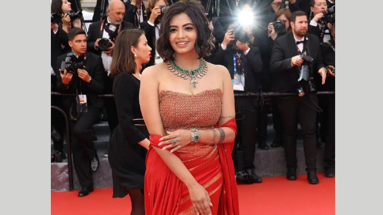 Star Cannes Fashion: ಕಾನ್ಸ್‌ನಲ್ಲಿ ರೇಷ್ಮೆ ಸೀರೆಯಲ್ಲಿ ಮಿಂಚಿದ ಕನ್ನಡತಿ ದಿಶಾ ಮದನ್‌ - Image 2