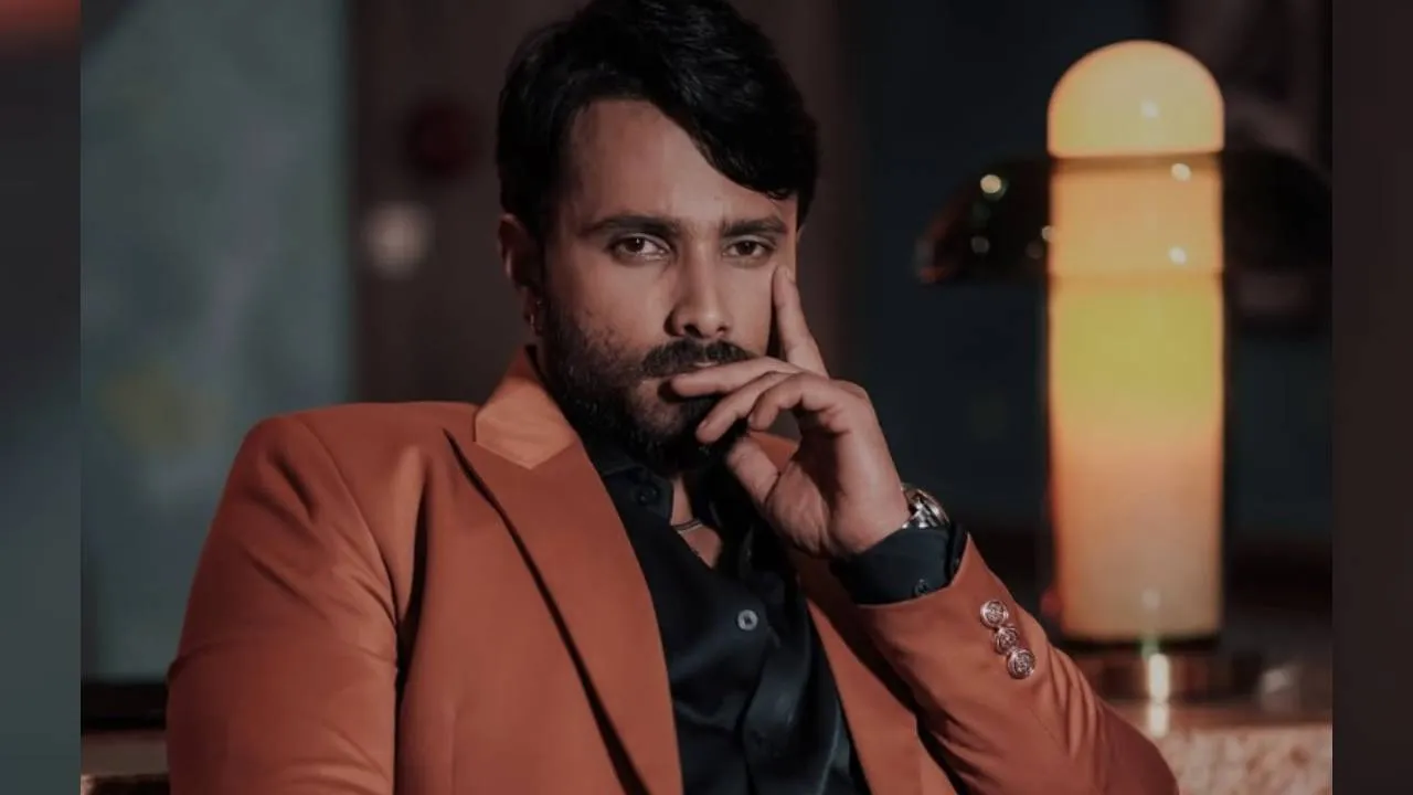 Star Fashion 2025: ಕ್ಲಾಸಿ ಸೂಟ್‌ನಲ್ಲಿ ನಟ ಜಗನ್‌ ಮಾನ್ಸೂನ್‌ ಫ್ಯಾಷನ್‌ - Image 4