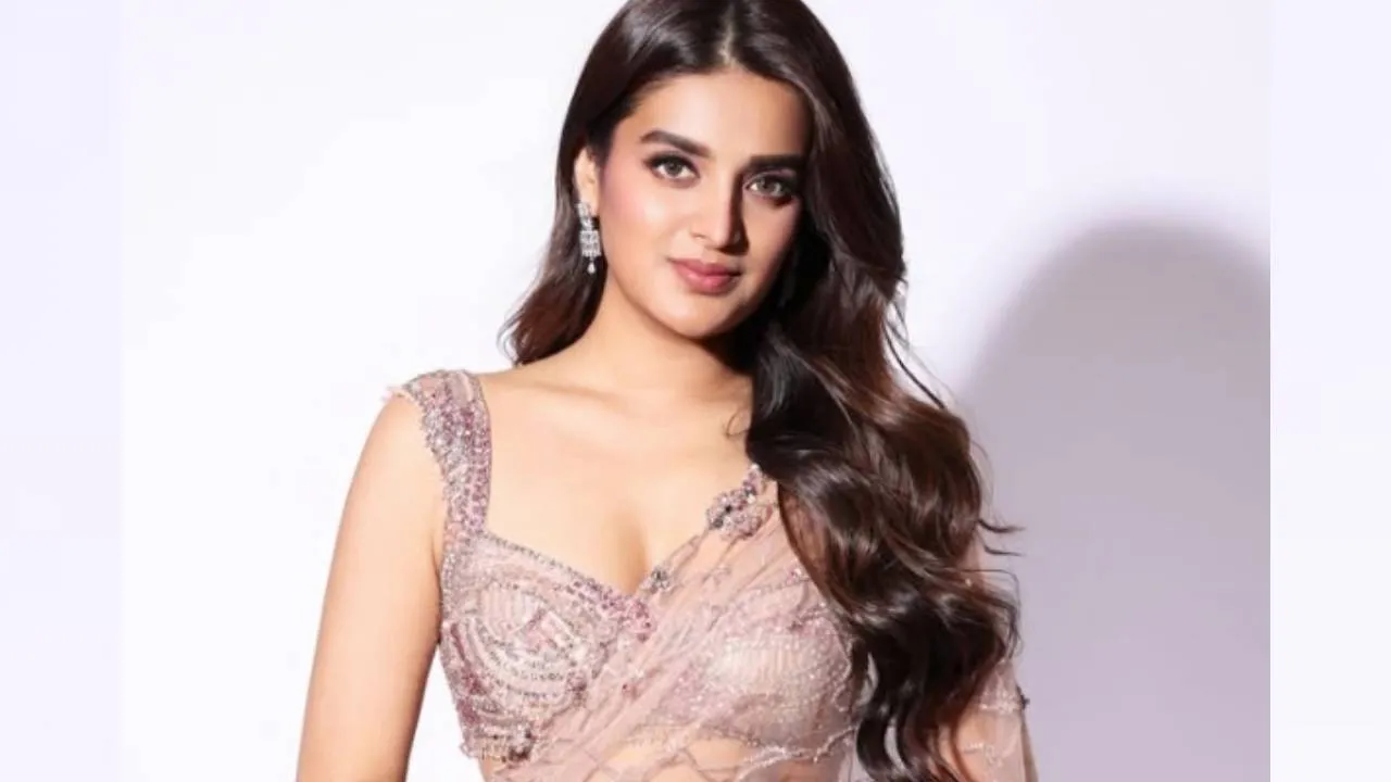 Star Fashion 2026: ʼದಿ ರಾಜಾಸಾಬ್‌ʼ ನಟಿ ನಿಧಿ ಅಗರ್‌ವಾಲ್‌ ಶೀರ್‌ ಸೀರೆ ಪ್ರೇಮ - Image 5