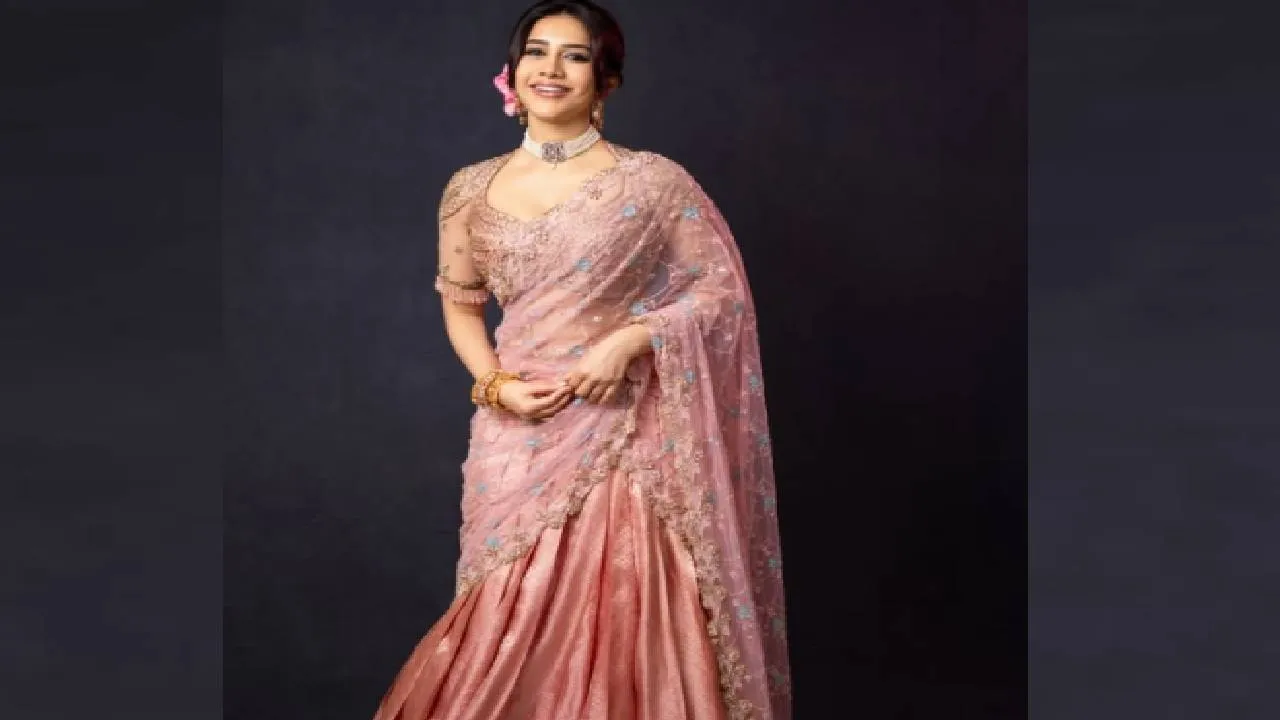 Star Fashion 2026: ನಭಾ ನಟೇಶ್ ರೀತಿ ರೋಸ್‌ ಪಿಂಕ್‌ ಲೆಹೆಂಗಾ ಲುಕ್‌ಗೆ 5 ಐಡಿಯಾ - Image 5