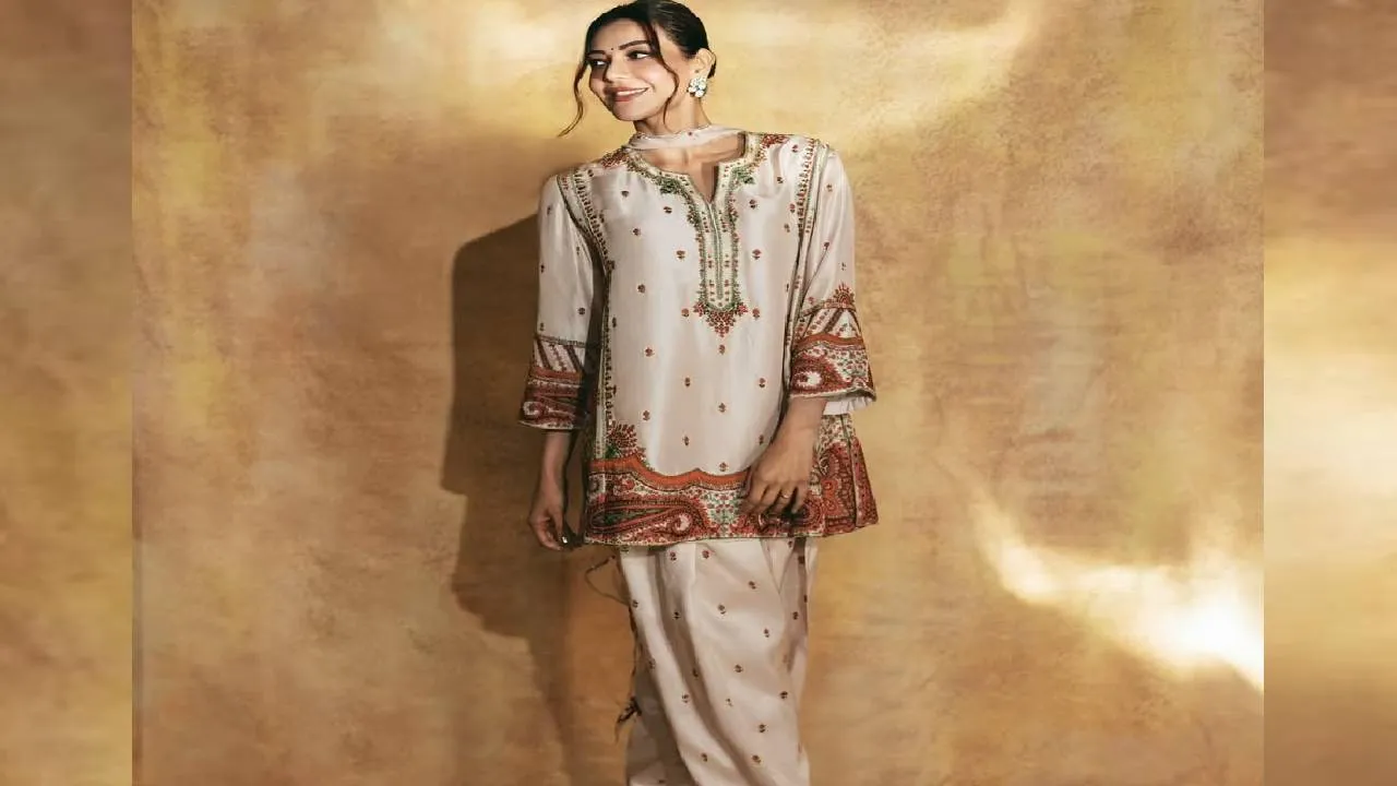 Star Fashion 2026: ಕಾಜಲ್‌ ಅಗರ್ವಾಲ್‌ಗೆ ರಾಯಲ್‌ ಲುಕ್‌ ನೀಡಿದ ಫಾರ್ಶಿ ಸಲ್ವಾರ್‌ ಸೂಟ್‌ - Image 4