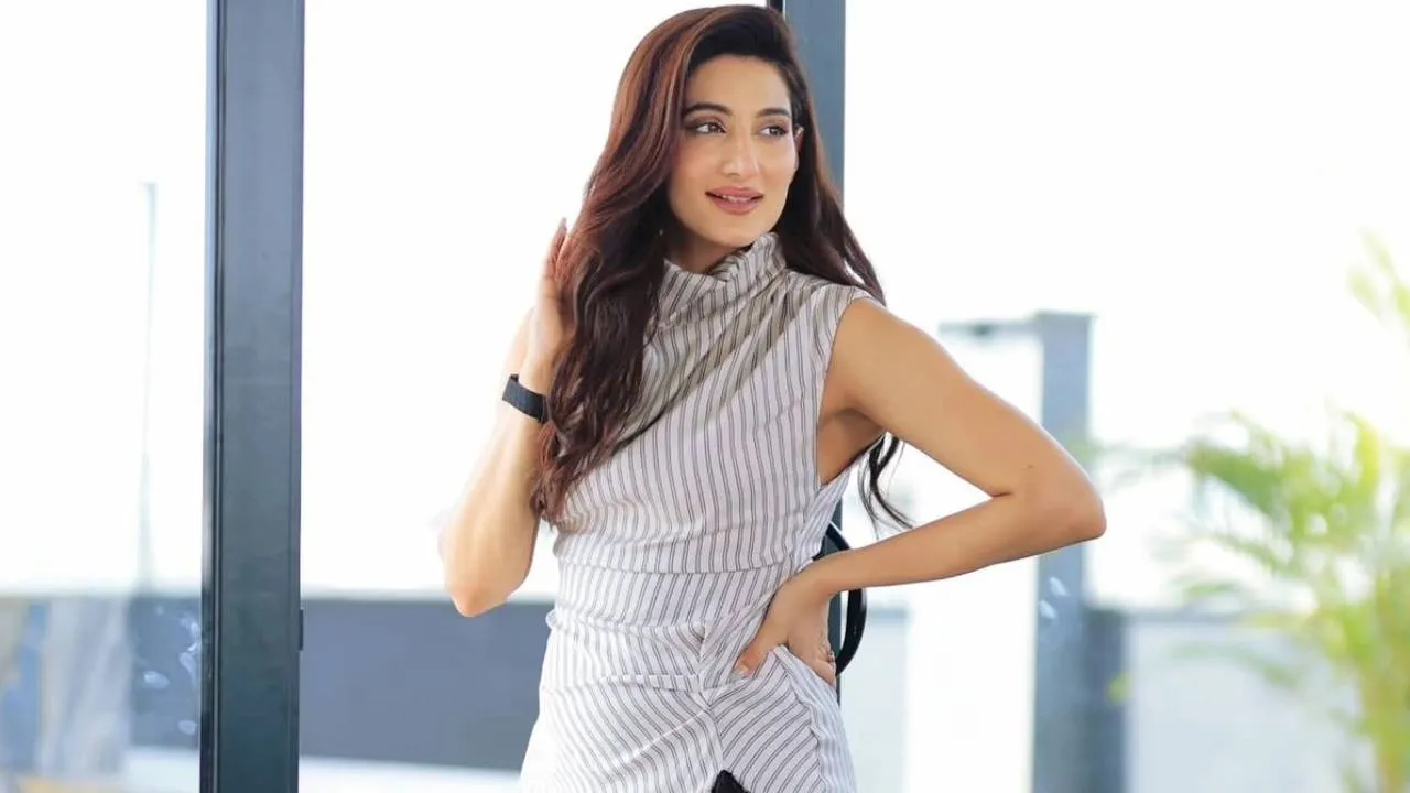 Summer Fashion 2026: ಜೆನ್‌ ಜಿ ಫ್ಯಾಷನ್‌ಗೆ ಕಾಲಿಟ್ಟ ಸ್ಟ್ರೈಪ್ಡ್ ಮಿನಿ ಡ್ರೆಸ್‌ - Image 5