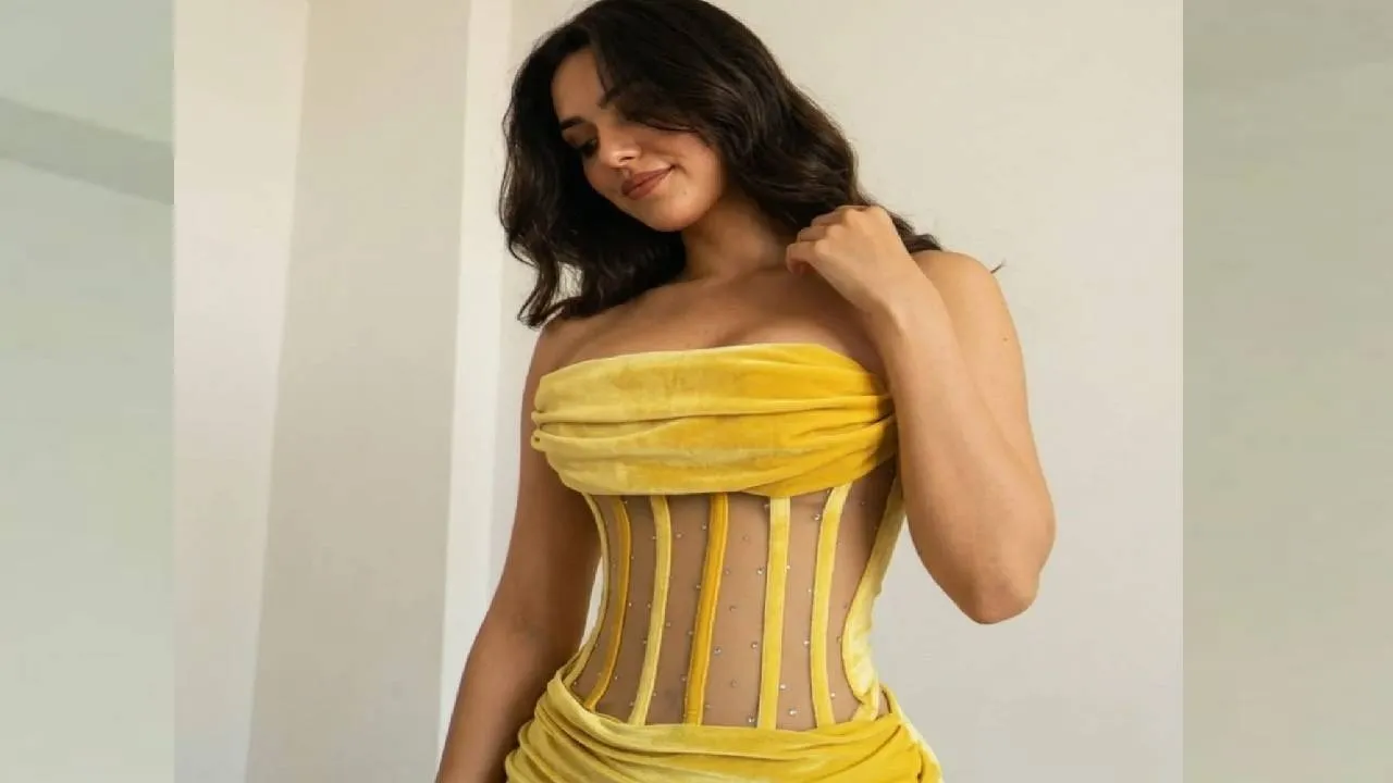 Summer Fashion 2026: ಸೆಲೆಬ್ರಿಟಿಗಳ ಪಾರ್ಟಿವೇರ್‌ಗೆ ಸೇರಿದ ವೈಬ್ರೆಂಟ್‌ ವೆಲ್ವೆಟ್‌ ಕಾರ್ಸೆಟ್‌ ಡ್ರೆಸ್‌ - Image 4