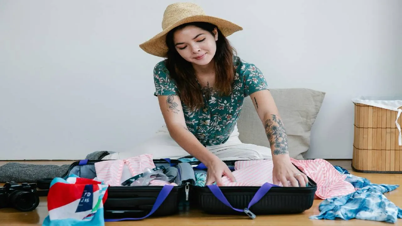 Summer Travel Fashion Tips 2026: ಸಮ್ಮರ್ ಟ್ರಾವೆಲ್ ಫ್ಯಾಷನ್ ಪ್ರಿಯರಿಗೆ ಇಲ್ಲಿವೆ 5 ಸ್ಟೈಲಿಂಗ್ ಟಿಪ್ಸ್ - Image 1