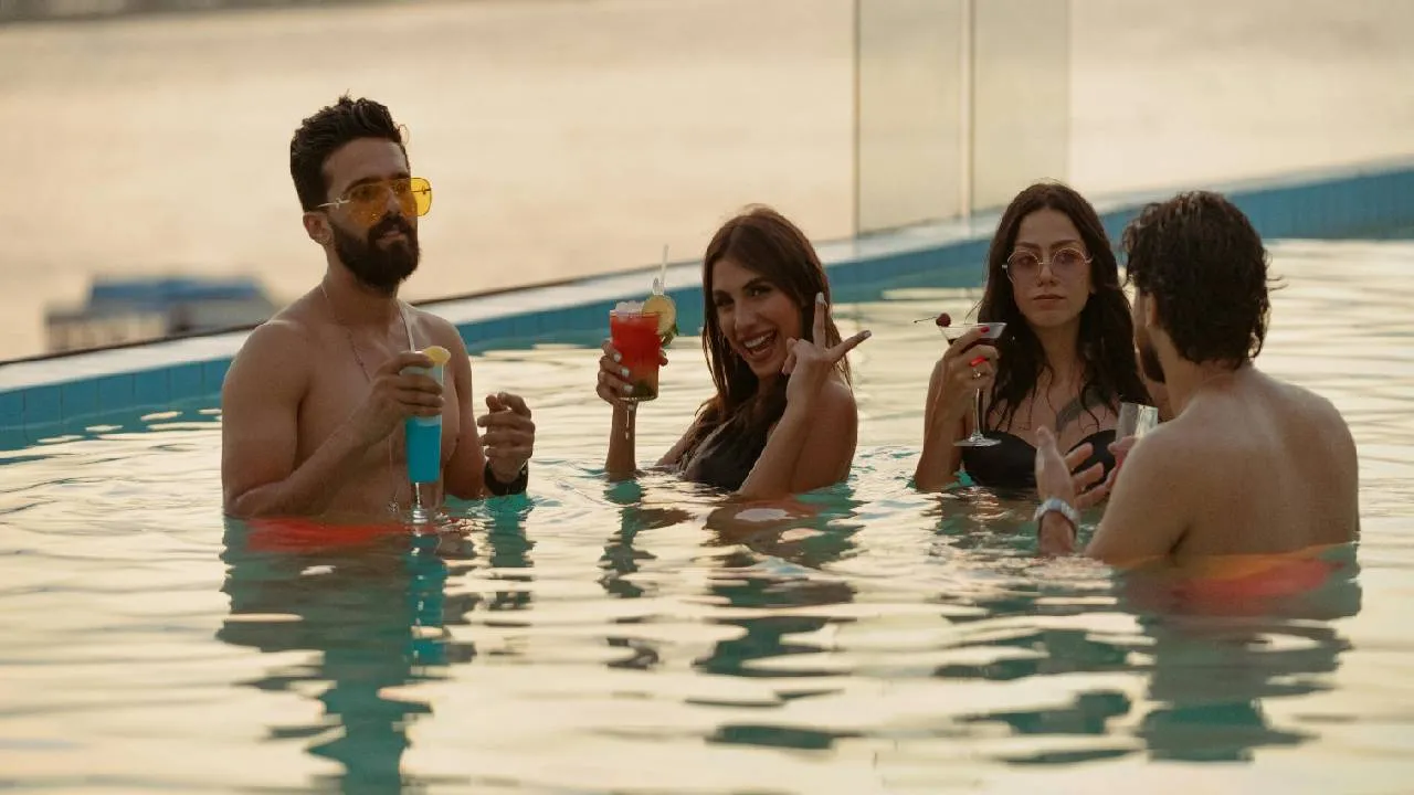 Summer Trend 2026: ಬಿಸಿಲ ಝಳ ಹೆಚ್ಚಳ; ಉದ್ಯಾನನಗರಿಯಲ್ಲಿ ಪೂಲ್ ಪಾರ್ಟಿಗಳ ಅಬ್ಬರ! - Image 3