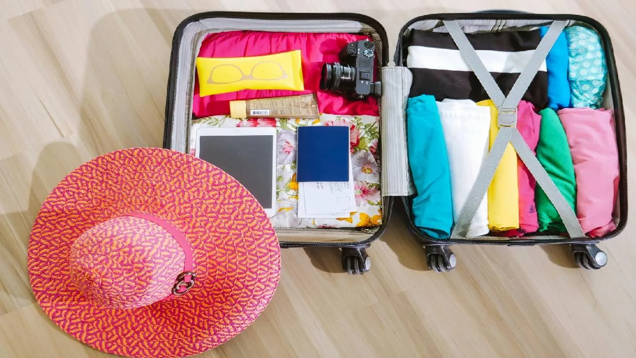 Summer Travel Fashion Tips 2026: ಸಮ್ಮರ್ ಟ್ರಾವೆಲ್ ಫ್ಯಾಷನ್ ಪ್ರಿಯರಿಗೆ ಇಲ್ಲಿವೆ 5 ಸ್ಟೈಲಿಂಗ್ ಟಿಪ್ಸ್ - Image 3