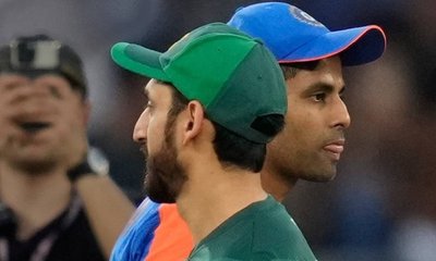 ʼನೋ ಹ್ಯಾಂಡ್‌ ಶೇಕ್‌ ಮುಂದುವರಿಯದಿರಲಿʼ; ಪಾಕ್‌ ಮಾಜಿ ನಾಯಕನ ವಿನಂತಿ