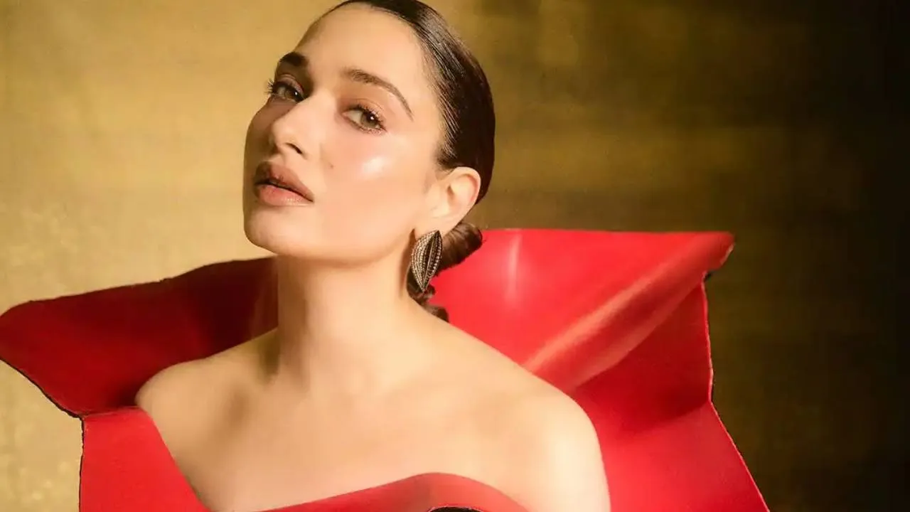 Tamannaah Bhatia: ತಮನ್ನಾ ಭಾಟಿಯಾ ಗ್ಲಾಮರ್‌ ಲುಕ್ಸ್‌ಗೆ ಮನಸೋತ ಫ್ಯಾನ್ಸ್‌ - Image 6