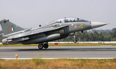 ಲ್ಯಾಂಡಿಂಗ್‌ ವೇಳೆ ಮತ್ತೊಂದು ತೇಜಸ್ ಲಘು ಯುದ್ಧ ವಿಮಾನ ಪತನ