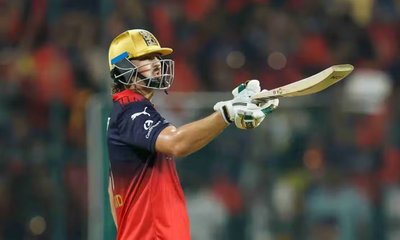 ಚಿನ್ನಸ್ವಾಮಿ ಸ್ಡೇಡಿಯಂನಿಂದ ಹೊರಕ್ಕೆ ಸಿಕ್ಸರ್‌ ಬಾರಿಸಿದ ಡೇವಿಡ್‌!