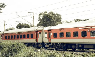 ಎರಡು ರೈಲುಗಳು ಪರಸ್ಪರ  ಡಿಕ್ಕಿ: 60ಕ್ಕೂ ಅಧಿಕ ಮಂದಿಗೆ ಗಾಯ