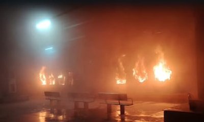 ರೈಲು ದುರಂತ; 158 ಪ್ರಯಾಣಿಕರಿದ್ದ ಎರಡು ಬೋಗಿಗಳಿಗೆ ಬೆಂಕಿ