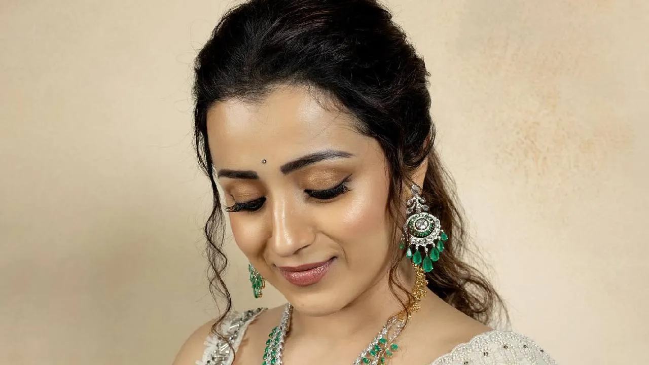 Trisha Krishna: ರೇಷ್ಮೆ ಸೀರೆಯಲ್ಲಿ ಅಪ್ಸರೆಯಂತೆ ಮಿಂಚಿದ ನಟಿ ತ್ರಿಷಾ ಕೃಷ್ಣನ್! - Image 3