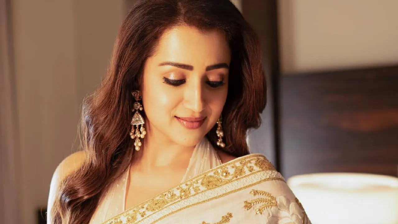 Trisha Krishna: ರೇಷ್ಮೆ ಸೀರೆಯಲ್ಲಿ ಅಪ್ಸರೆಯಂತೆ ಮಿಂಚಿದ ನಟಿ ತ್ರಿಷಾ ಕೃಷ್ಣನ್! - Image 6