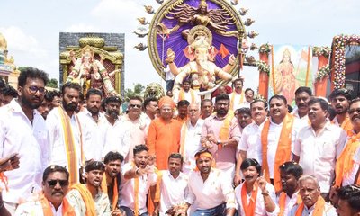 ತುಮಕೂರಿನಲ್ಲಿ ಹಿಂದೂ ಮಹಾಗಣಪತಿಯ ವೈಭವದ ಶೋಭಾಯಾತ್ರೆ