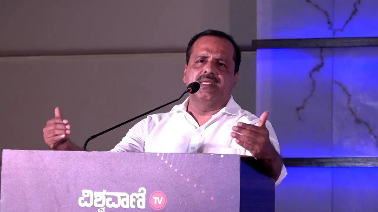 ವೈದ್ಯರು ಕೇವಲ ಸಂಬಳಕ್ಕಾಗಿ ಕೆಲಸ ಮಾಡಲ್ಲ, ಅದೊಂದು ಸೇವೆ; ಆರೋಗ್ಯ ಸಚಿವ ಯು.ಟಿ ಖಾದರ್‌