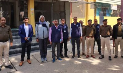 ಟೈಪಿಸ್ಟ್ ಮನೆ ಮೇಲೆ ವಿಜಿಲೆನ್ಸ್ ತಂಡ ದಾಳಿ