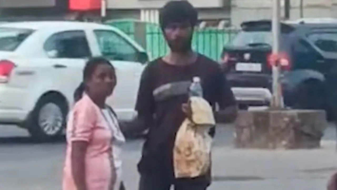 ಉಡುಪಿಯ ನಡುರಸ್ತೆಯಲ್ಲೇ ಪೆಟ್ರೋಲ್‌ ಸುರಿದುಕೊಂಡು ಆತ್ಮಹತ್ಯೆಗೆ ಯತ್ನಿಸಿದ ಯುವಕ!