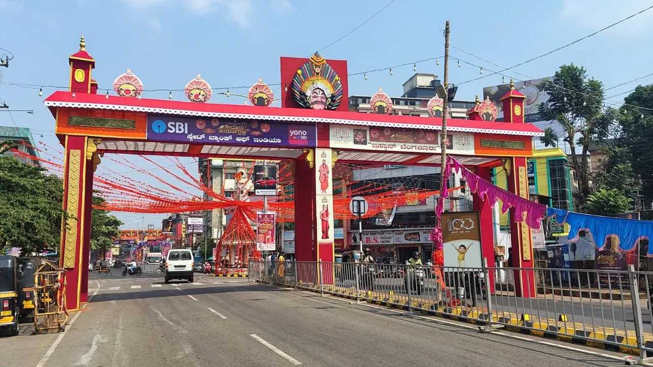 ಪರ್ಯಾಯ ಮಹೋತ್ಸವದಲ್ಲಿ ಮಿಂದೆದ್ದ ಉಡುಪಿ; ಸರ್ವಜ್ಞ ಪೀಠ ಏರಿದ ಶ್ರೀ ವೇದವರ್ಧನ ತೀರ್ಥರು - Image 6