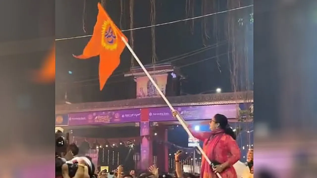 ಉಡುಪಿ ಕೇಸರಿ ಧ್ವಜ ವಿವಾದ: ಯಾವುದೇ ರಾಜಕೀಯ ಉದ್ದೇಶವಿರಲಿಲ್ಲ ಎಂದ ಜಿಲ್ಲಾಧಿಕಾರಿ, ಕ್ರಮ ಜರುಗಿಸಲು ಕಾಂಗ್ರೆಸ್‌ ಒತ್ತಾಯ