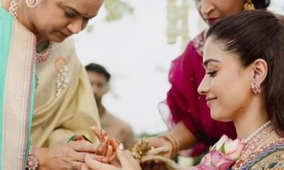 ರಶ್ಮಿಕಾರಿಗೆ ಕುಟುಂಬದ ಬಳೆ ನೀಡಿದ ವಿಜಯ್‌ ದೇವರಕೊಂಡ ತಾಯಿ; ಫೋಟೋ ಔಟ್‌