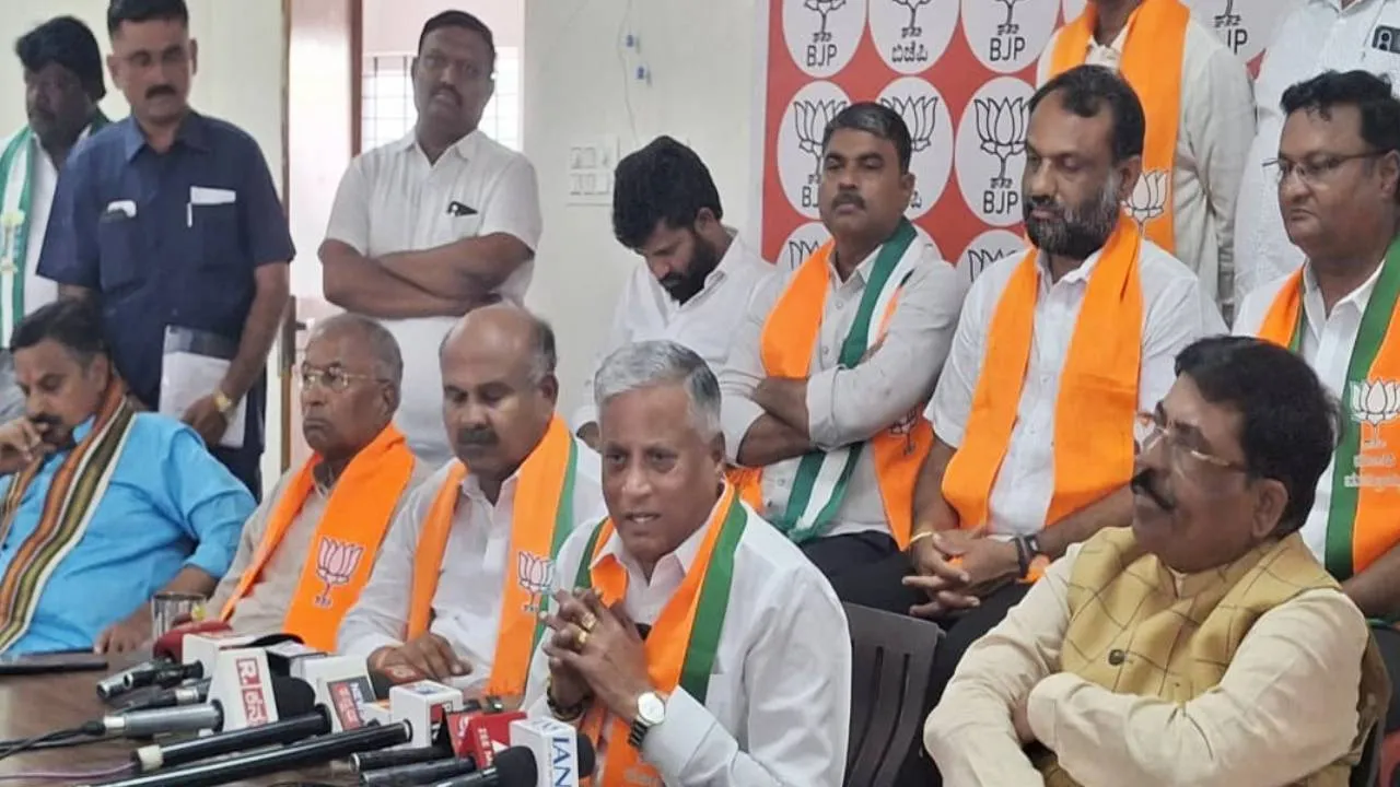 ಕರ್ನಾಟಕದಲ್ಲಿ ಮೂರು ವರ್ಷದಲ್ಲಿ 2,809 ರೈತರ ಸಾವು: ಕಾಂಗ್ರೆಸ್‌ ಸರ್ಕಾರದ ಆಡಳಿತದ ಬಗ್ಗೆ ಸಚಿವ ಸೋಮಣ್ಣ ಕಿಡಿ