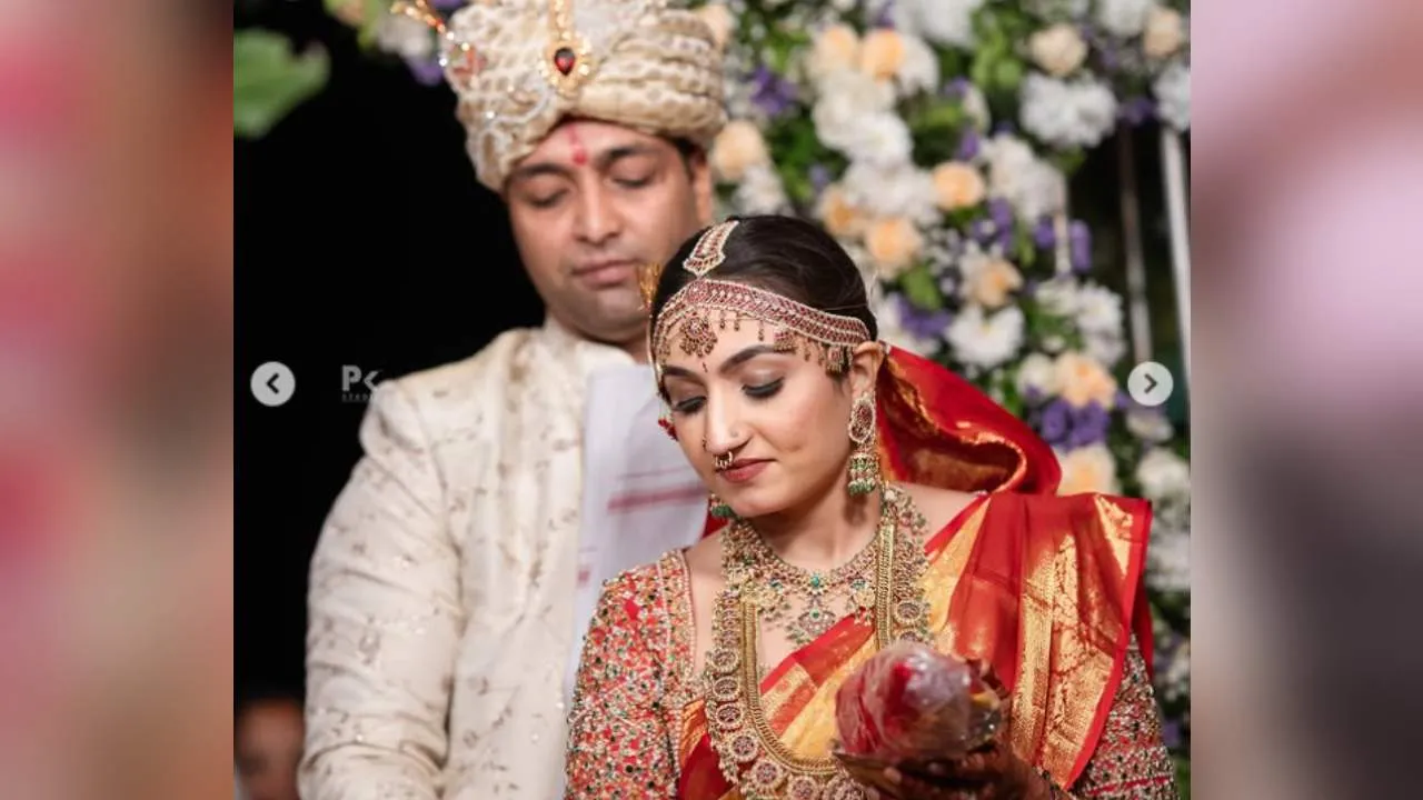 Vaishnavi Gowda: ಮದುವೆ ಸಂಭ್ರಮದ ಸುಂದರ ಕ್ಷಣ ಹಂಚಿಕೊಂಡ ವೈಷ್ಣವಿ ಗೌಡ: ಇಲ್ಲಿದೆ ಫೋಟೋಸ್ - Image 6