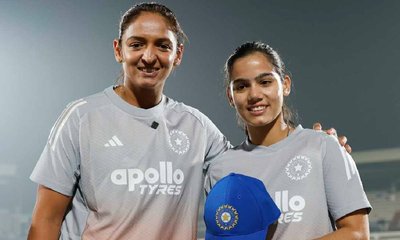 ಟಿ20ಗೆ ಪದಾರ್ಪಣೆ ಮಾಡಿದ U-19 ಸೆನ್ಸೇಷನ್ ವೈಷ್ಣವಿ ಶರ್ಮಾ ಯಾರು?