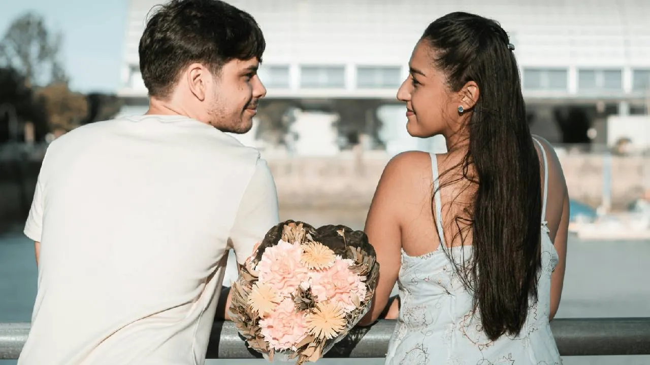 Valentine’s Fashion 2026: ಪ್ರೇಮಿಗಳ ದಿನದಂದು ಮನಸ್ಥಿತಿ ಸೂಚಿಸುವ ಕಲರ್‌ಗಳಿವು! - Image 3